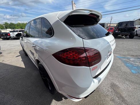 Used 2013 Porsche Cayenne GTS AWD/4WD image 8