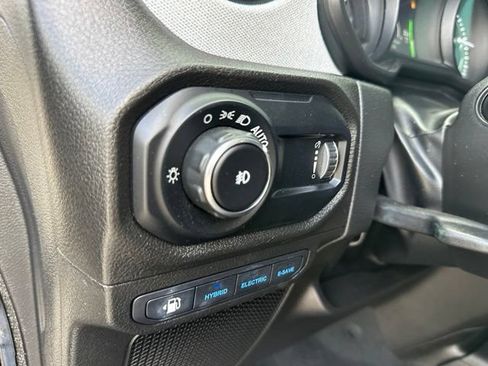 Used 2024 Jeep Wrangler Unlimited AWD/4WD image 17