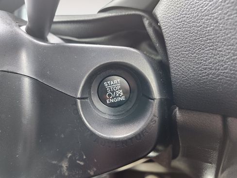 Used 2020 Jeep Renegade Latitude FWD image 7