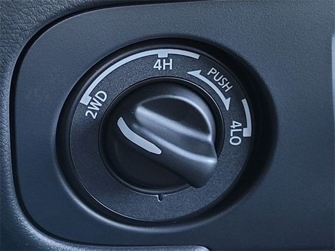 New 2026 Nissan Frontier SV w/ SV Convenience Package image 18