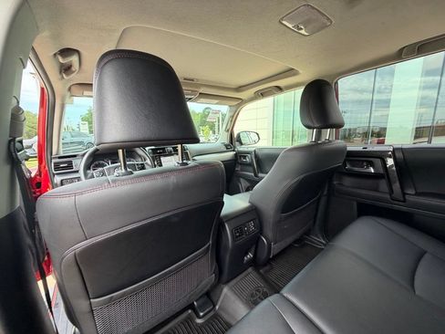 Used 2020 Toyota 4Runner Venture w/ Moonroof Package AWD/4WD image 19