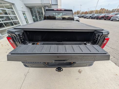 Used 2024 GMC Sierra 2500 Denali w/ Denali Reserve Package image 11