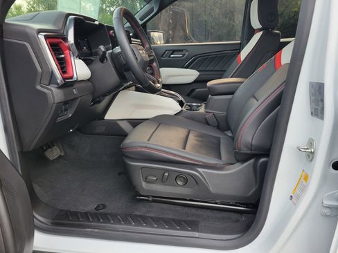 Certified 2024 GMC Canyon AT4X image 37