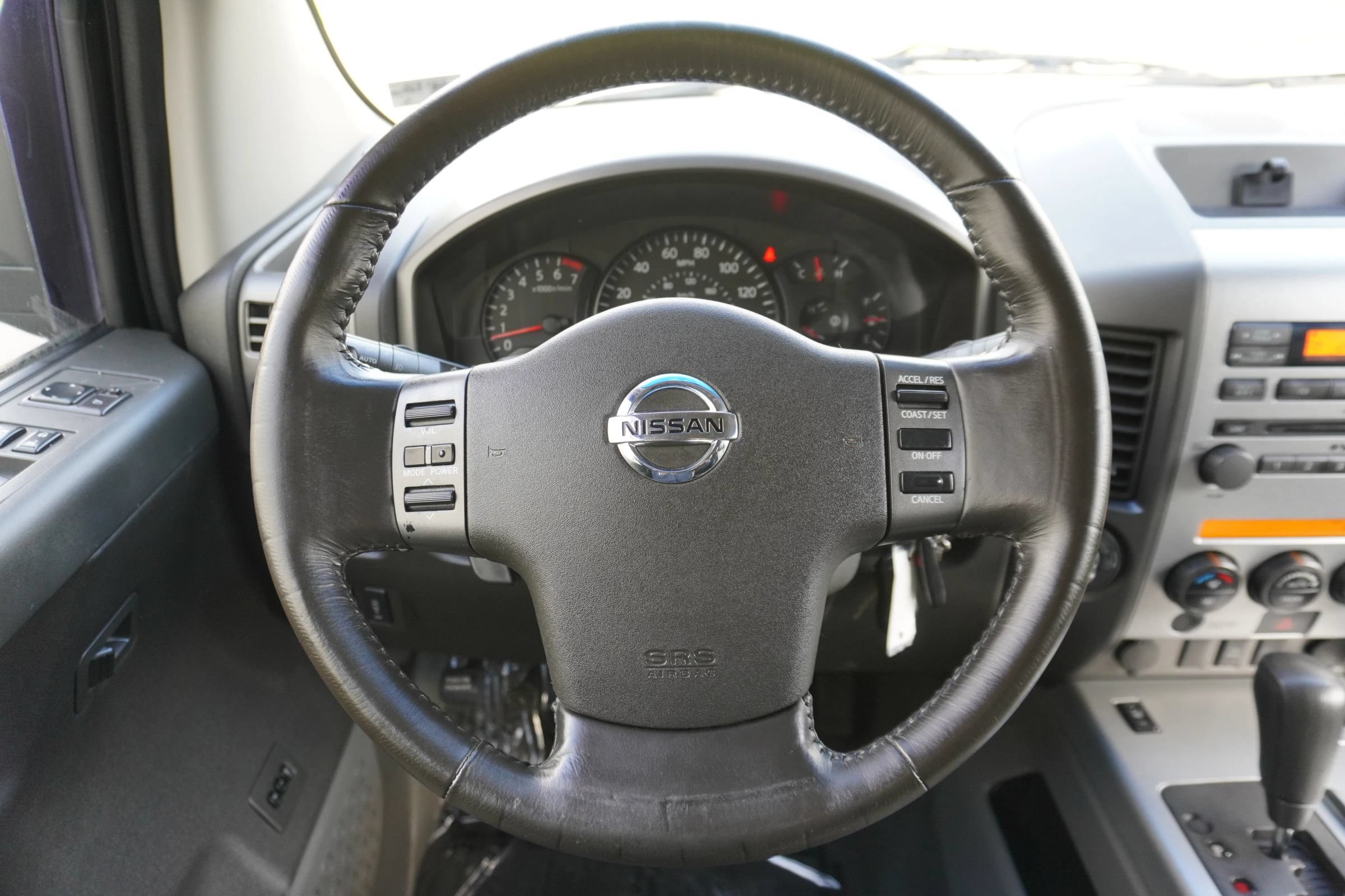 Used 2007 Nissan Titan LE w/ Tow Pkg AWD/4WD image 17