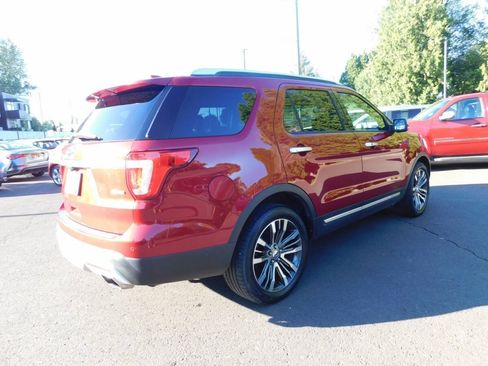 Used 2017 Ford Explorer Platinum AWD/4WD image 2