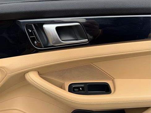 Used 2018 Porsche Panamera 4 image 34