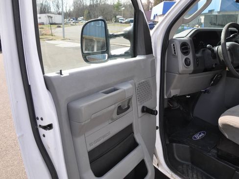 Used 2013 Ford E-250 and Econoline 250 RWD image 22