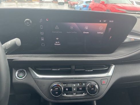 Certified 2024 Buick Envista Preferred w/ Convenience I Package image 11