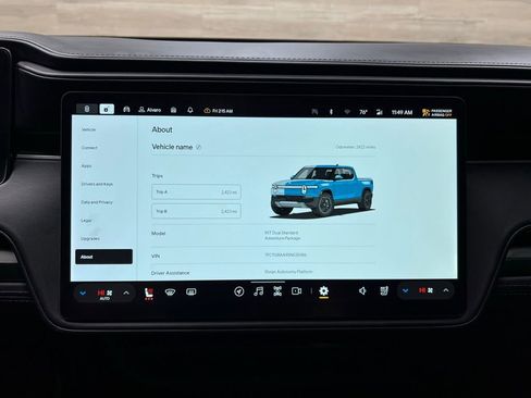 Used 2025 Rivian R1T Adventure image 27