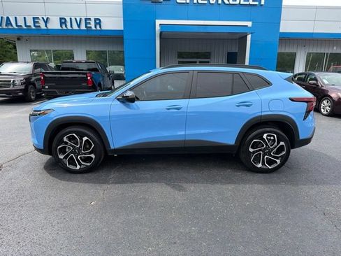 Used 2024 Chevrolet Trax RS w/ Sunroof Package FWD image 7
