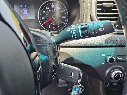 Used 2022 Kia Sportage Nightfall Edition FWD image 18