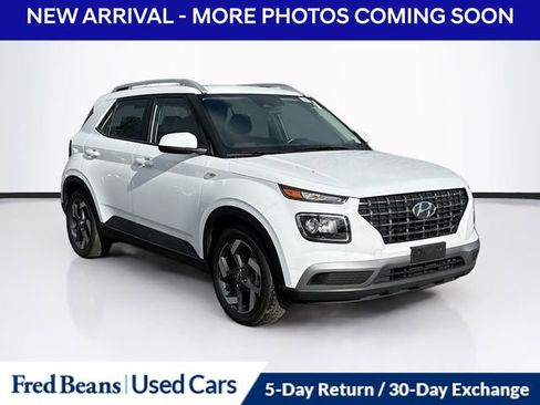 Used 2023 Hyundai Venue SEL image 1