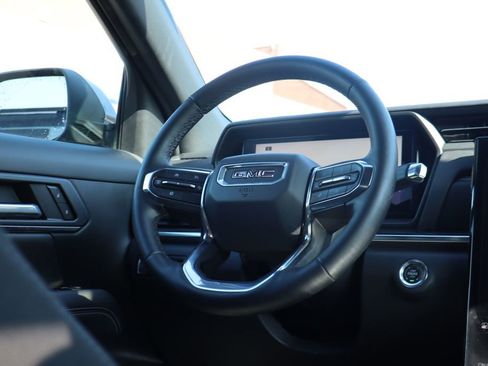 Used 2025 GMC Terrain Elevation image 38