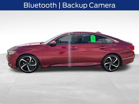Used 2018 Honda Accord Touring image 2