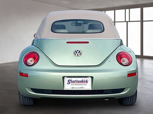 Used 2007 Volkswagen Beetle Convertible w/ Package 1 FWD image 5