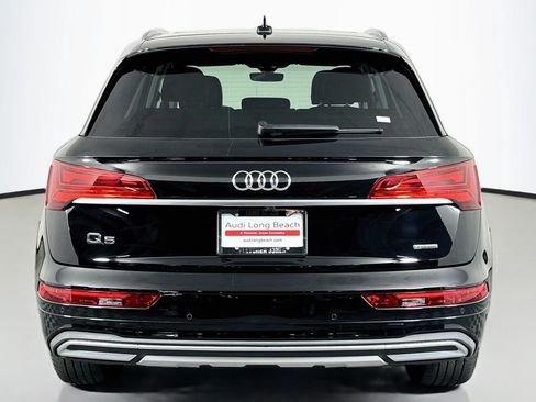 Used 2023 Audi Q5 2.0T Premium w/ Convenience Package AWD/4WD image 3