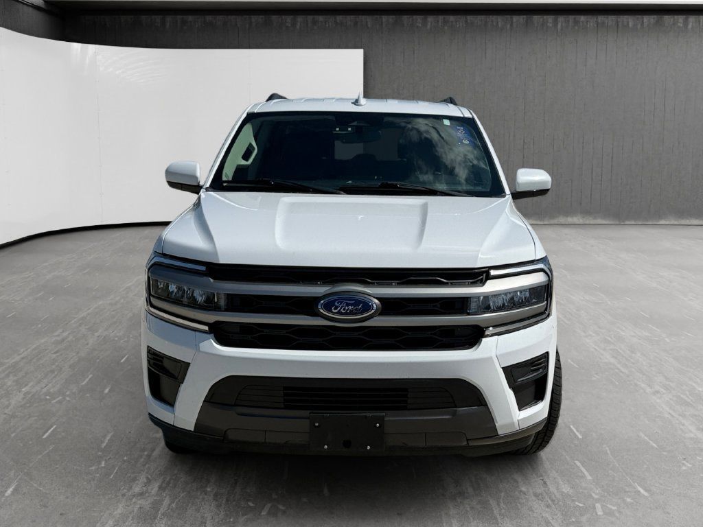 Used 2024 Ford Expedition XLT RWD image 8