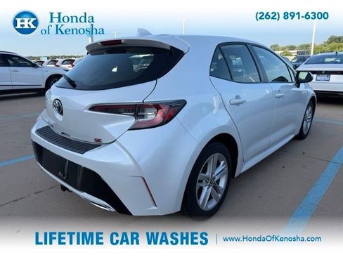 Used 2021 Toyota Corolla SE FWD image 2