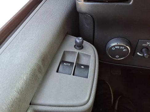 Used 2016 Chevrolet Express 2500 RWD image 25