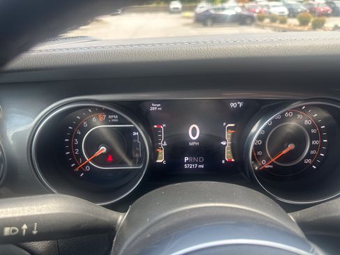 Used 2020 Jeep Wrangler Unlimited Sahara AWD/4WD image 40