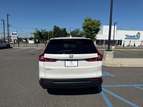 Used 2024 Honda CR-V EX image 7