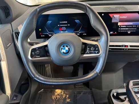 Used 2023 BMW iX xDrive50 w/ Premium Package AWD/4WD image 18