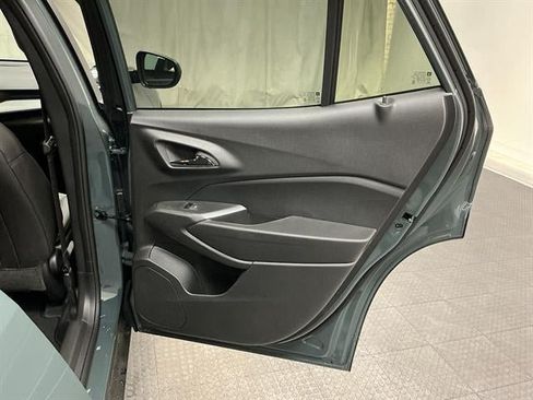 New 2026 Chevrolet Trax LT w/ LT Convenience Package FWD image 30