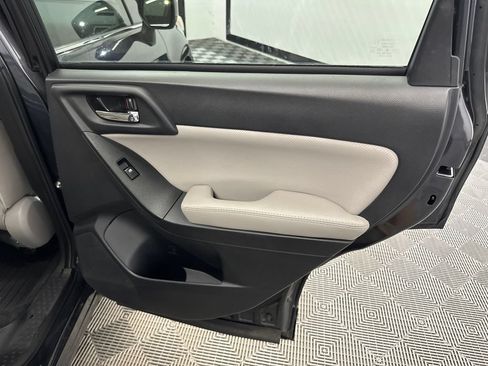 Used 2016 Subaru Forester 2.5i Limited AWD/4WD image 17