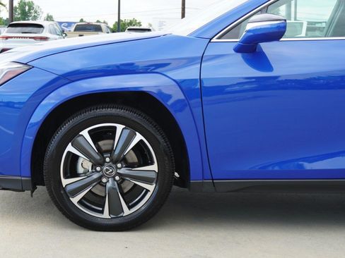 Certified 2025 Lexus UX 300h FWD w/ Accessory Package (Z1) image 10