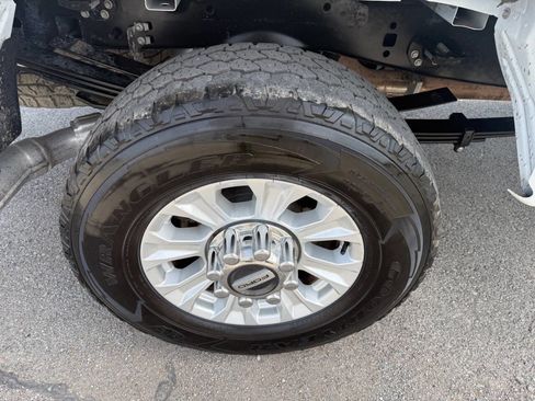 Used 2022 Ford F250 XL w/ Power Equipment Group image 13