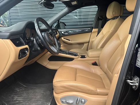 Used 2018 Porsche Macan Sport Edition AWD/4WD image 5