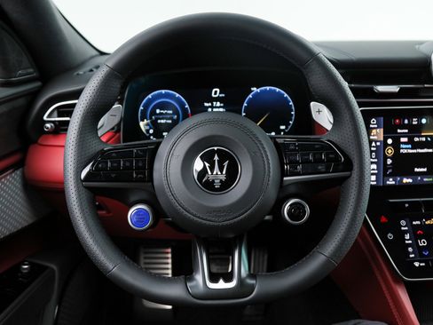 Used 2026 Maserati Grecale Modena image 19