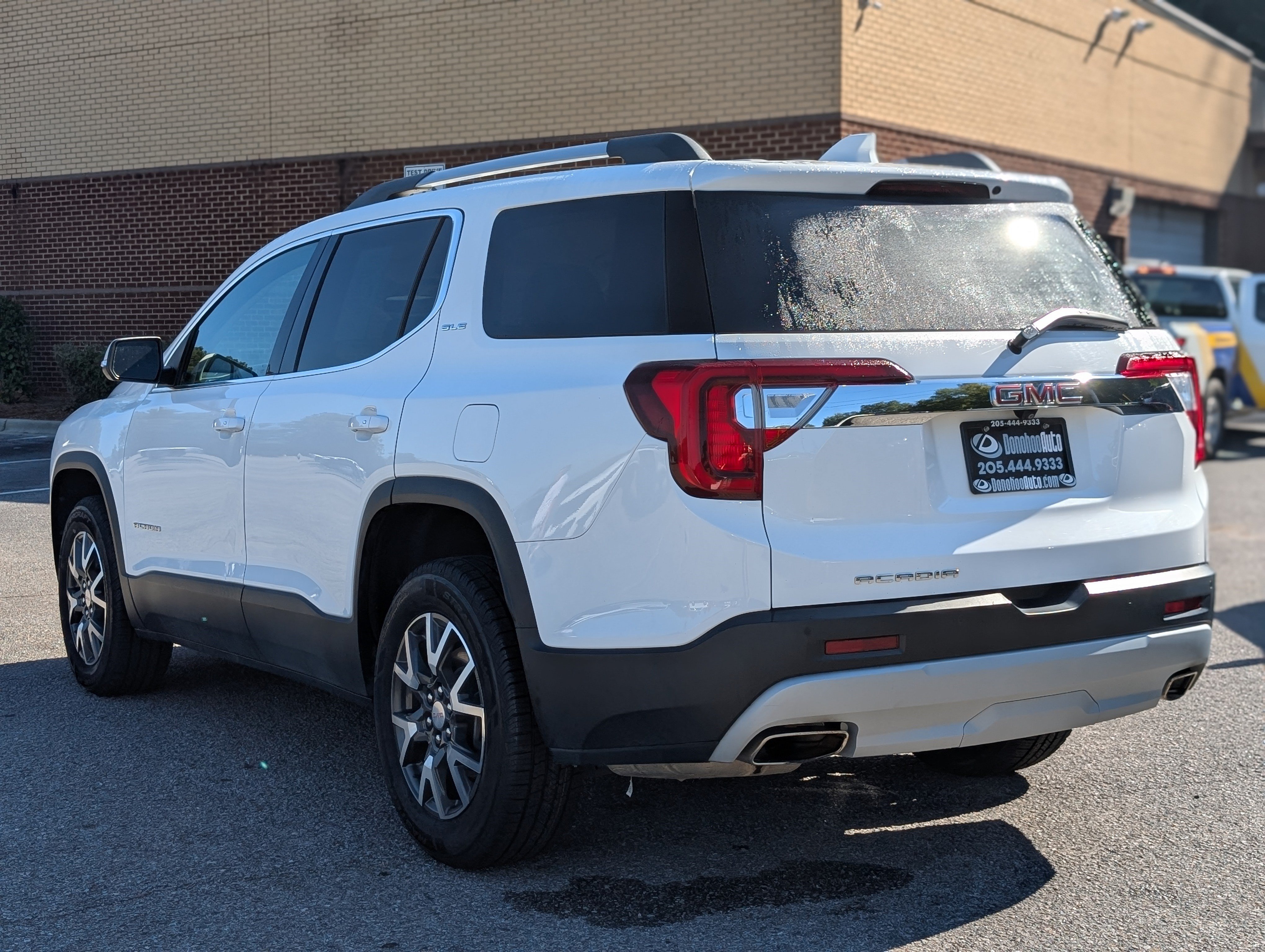 Used 2022 GMC Acadia SLE w/ Driver Convenience Package FWD image 7