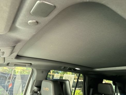 Used 2024 Chevrolet Tahoe High Country AWD/4WD image 20