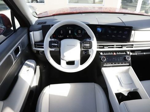 Used 2025 Hyundai Santa Fe SEL image 17
