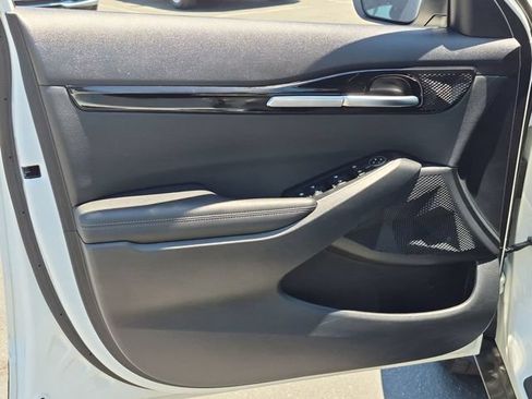 Certified 2025 Kia Seltos S FWD image 12
