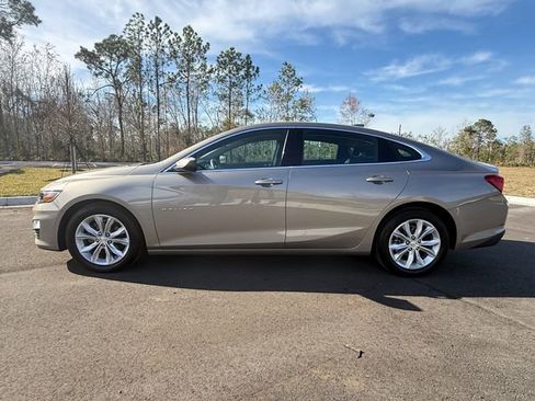 Used 2025 Chevrolet Malibu LT image 2