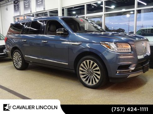 Used 2019 Lincoln Navigator L Reserve AWD/4WD image 2
