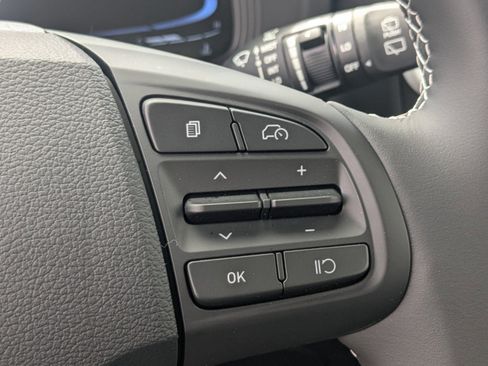 New 2025 Hyundai Venue Limited image 24