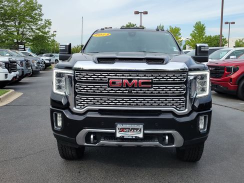 Used 2023 GMC Sierra 2500 Denali w/ Denali Black Diamond Edition AWD/4WD image 5