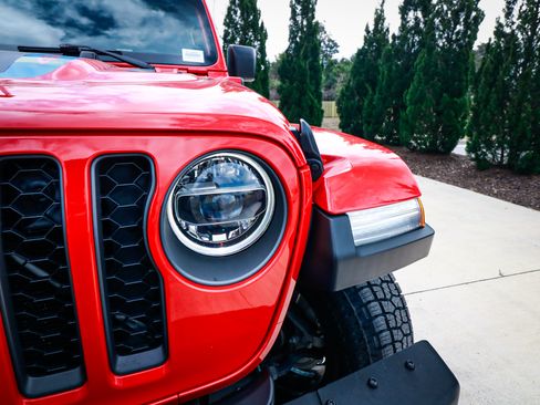 Used 2021 Jeep Wrangler Unlimited Rubicon 4xe w/ Dual Top Group AWD/4WD image 5