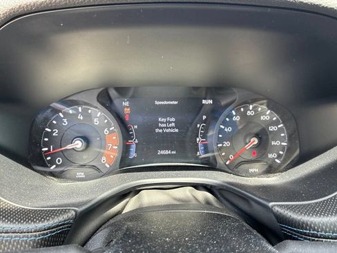 Used 2025 Jeep Compass Latitude w/ Convenience Group AWD/4WD image 16
