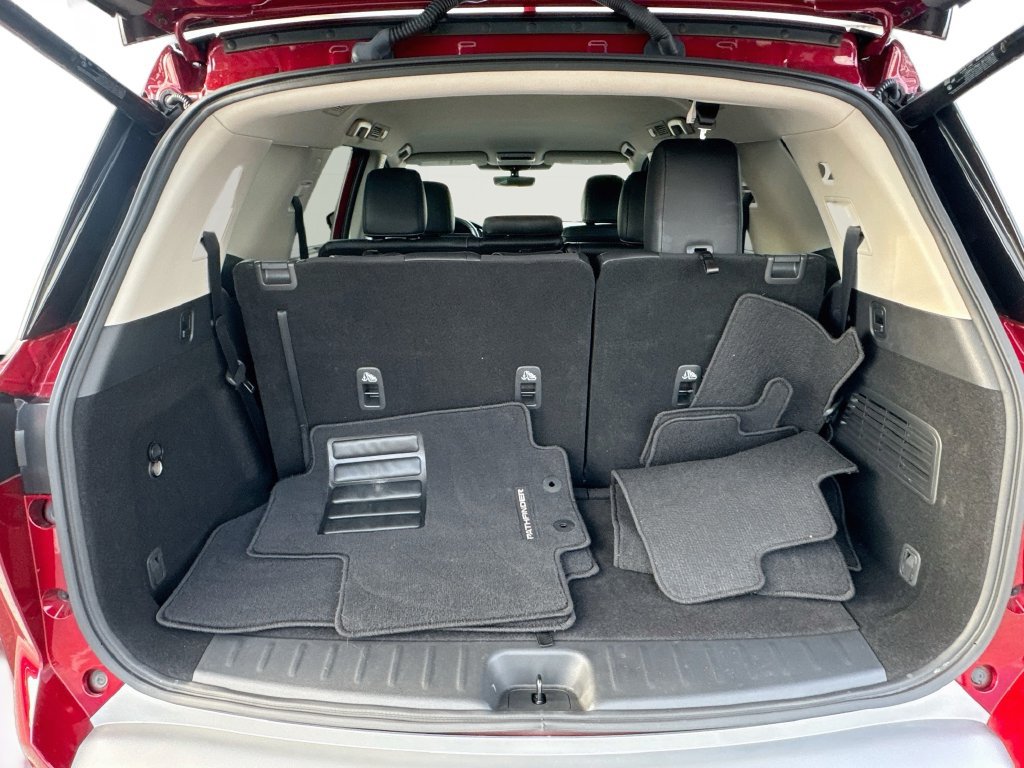 Used 2024 Nissan Pathfinder SL FWD image 31