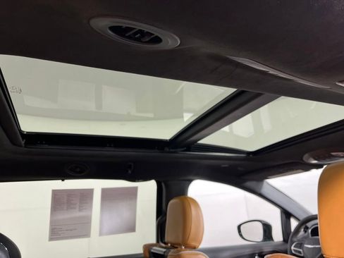 Used 2023 Chrysler Pacifica Pinnacle FWD image 6