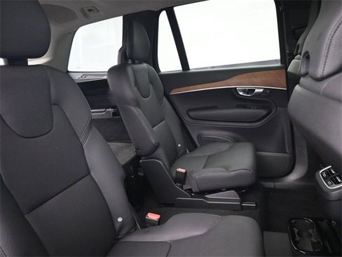 Used 2024 Volvo XC90 B6 Plus w/ Protection Package Premier image 33
