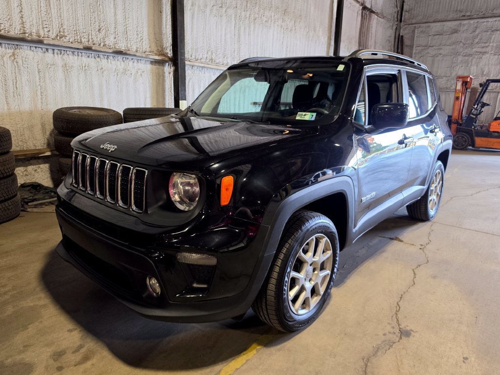 Used 2019 Jeep Renegade Latitude w/ UConnect 8.4 Nav Group AWD/4WD image 1