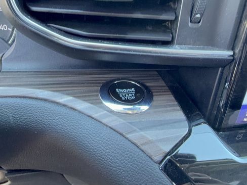 Certified 2022 Ford Explorer Limited w/ Limited Technology Package image 25