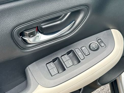 Certified 2024 Honda HR-V LX image 22