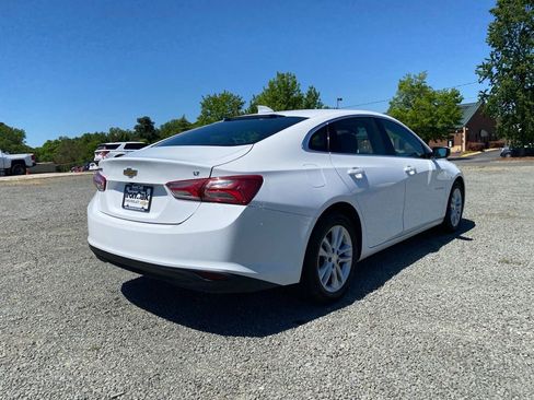 Used 2020 Chevrolet Malibu LT FWD image 3