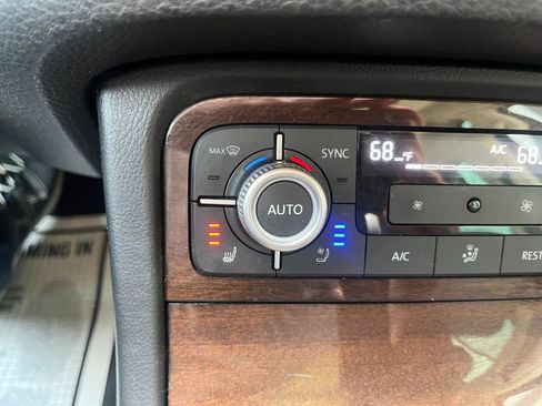 Used 2016 Volkswagen Touareg TDI AWD/4WD image 38